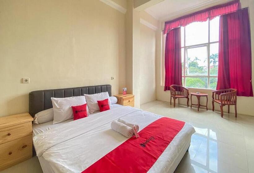 Номер Стандарт, Reddoorz Near Universitas Merdeka Malang 2