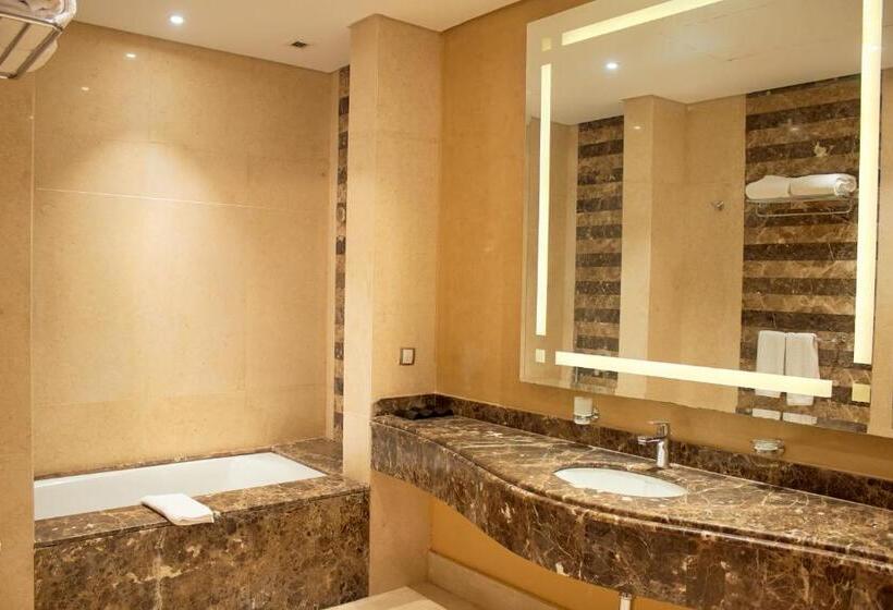 سوئیت اجرایی با چشم‌انداز دریا, Tolip Resort El Galala Hills