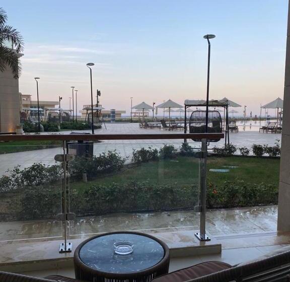 اتاق استاندارد با چشم‌انداز استخر, Tolip Resort El Galala Hills