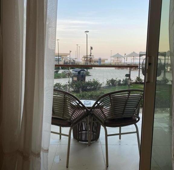 اتاق استاندارد با چشم‌انداز استخر, Tolip Resort El Galala Hills