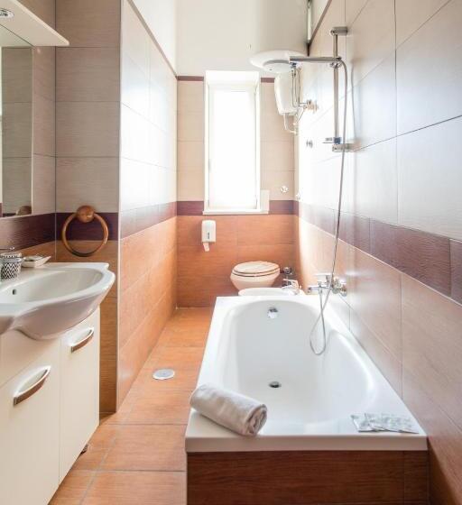 اتاق استاندارد با بالکن, Naro Suites And Rooms