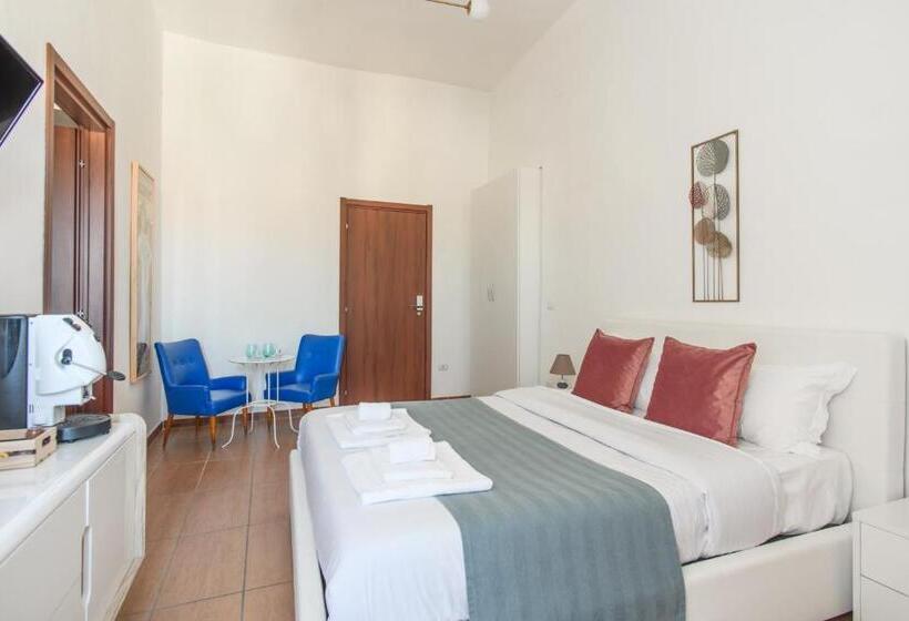 اتاق لوکس با چشم‌انداز دریا, Naro Suites And Rooms
