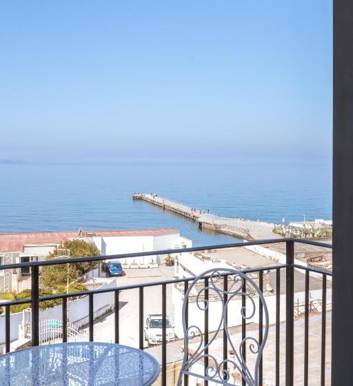 اتاق استاندارد با بالکن, Naro Suites And Rooms