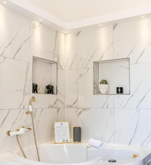 اتاق استاندارد با تخت بزرگ, Naro Suites And Rooms