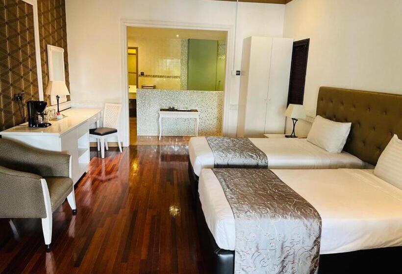 Президентский Люкс, Mines Beach Resort
