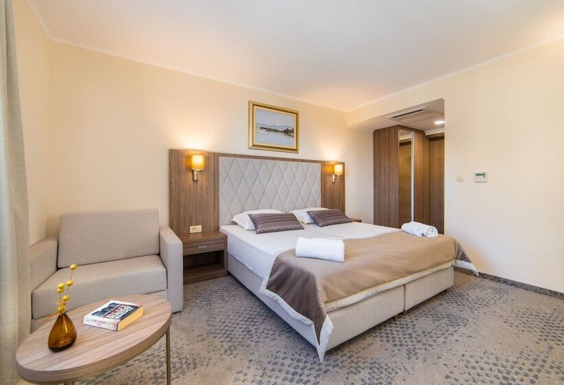 Трехместный Номер Deluxe, Bella Vista