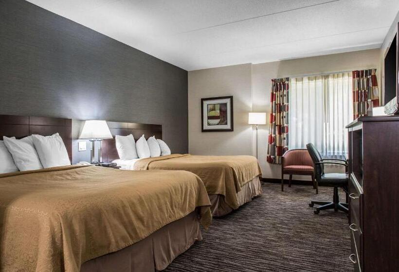 اتاق استاندارد, Quality Inn & Suites Danbury Near University