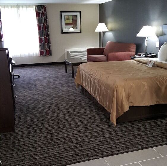سوییت, Quality Inn & Suites Danbury Near University