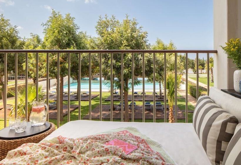 Quarto Deluxe Vista Piscina, Anantara Vilamoura Algarve Resort