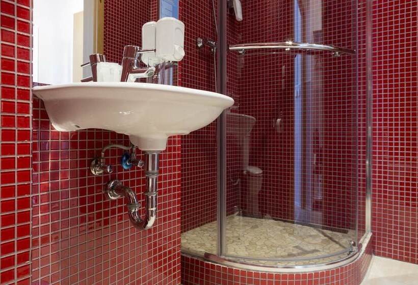 Standart Oda, Royal Court
