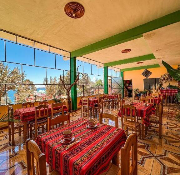 اتاق استاندارد با چشم‌انداز دریاچه, Hostal Sol Y Lago