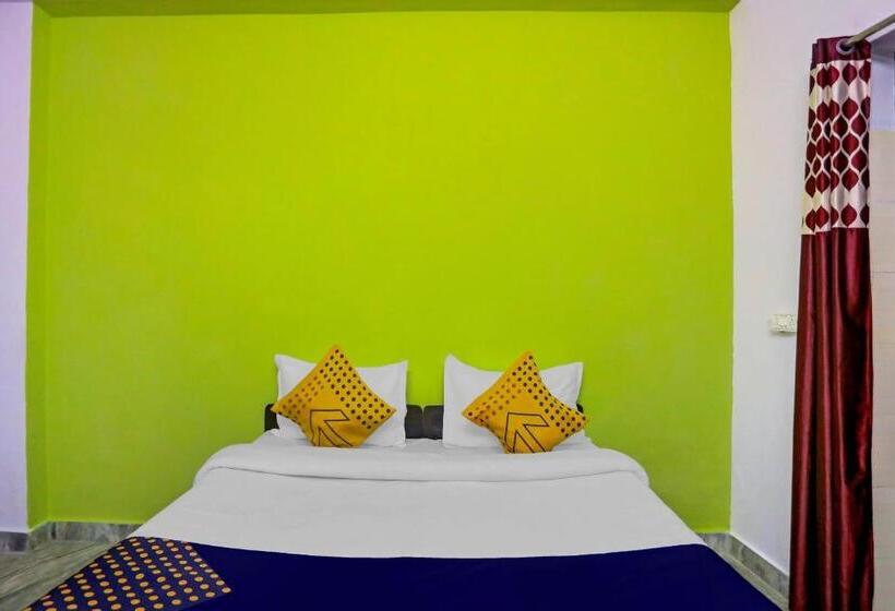 Номер Стандарт Трехместный, Spot On Raj Hotel Vip Near Worlds Of Wonder