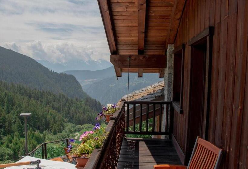 سوییت جونیور با بالکن, Maison Cly
