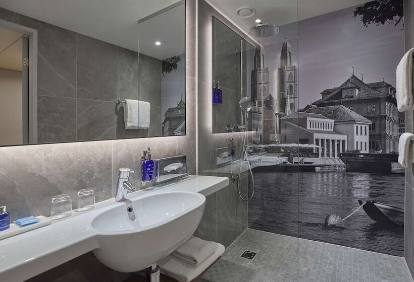 اتاق سوپریور با چشم‌انداز, Radisson Blu Hotel Zurich Airport