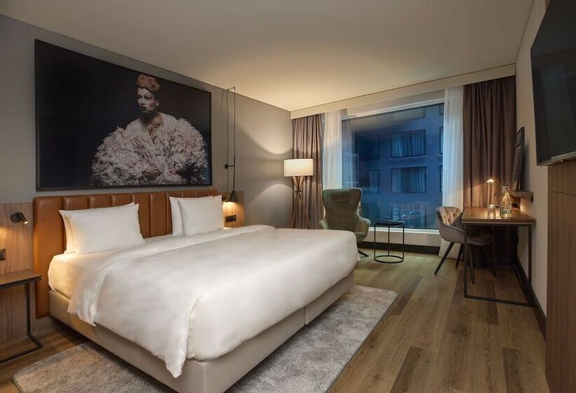 اتاق سوپریور با چشم‌انداز, Radisson Blu Hotel Zurich Airport