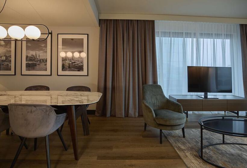 سوئیت با چشم‌انداز, Radisson Blu Hotel Zurich Airport
