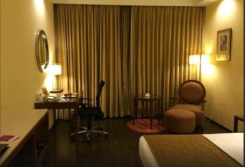 Номер Клуб, Royal Orchid Central Bangalore, Manipal Centre, Mg Road