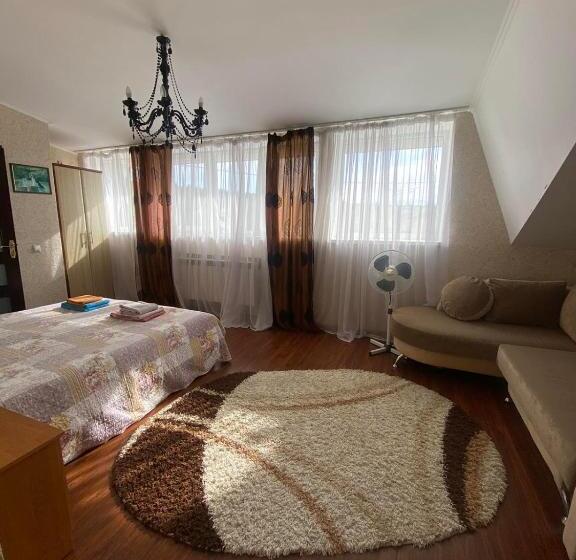 اتاق استاندارد چهار تخته, Prykarpatska Villa