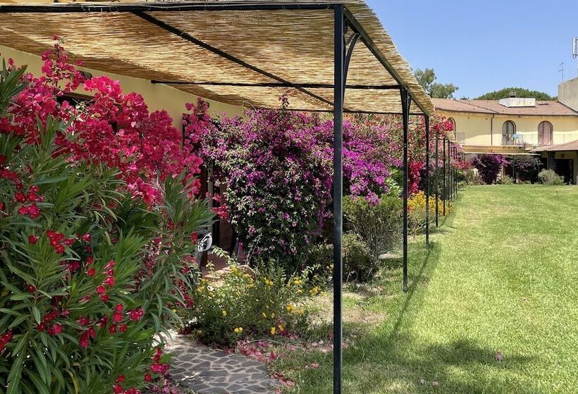 اتاق سوپریور سه تخته, Horse Country Resort Congress & Spa   Hotel Ribot