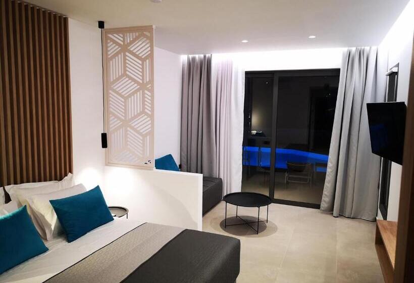 Люкс с Бассейном, Zoes Hotel & Suites