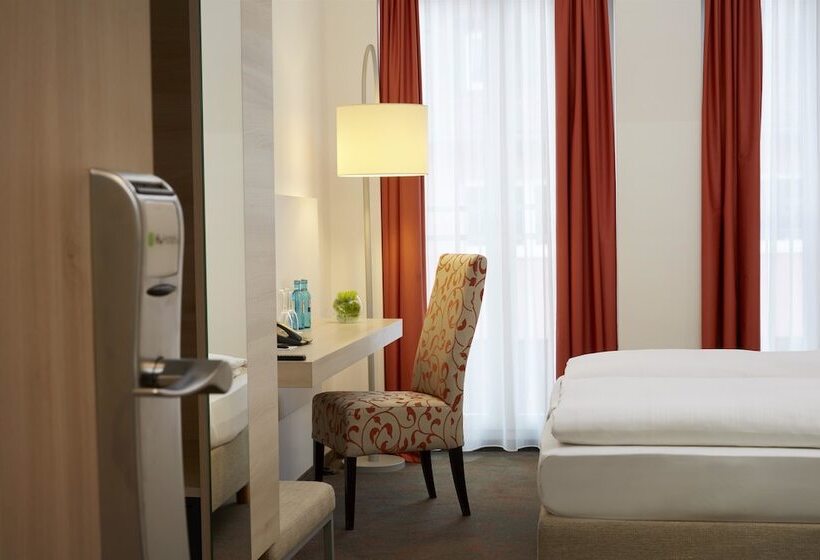 Номер Комфорт, H+ Hotel München