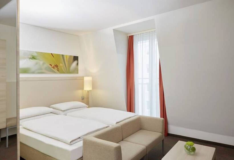 Номер Superior, H+ Hotel München