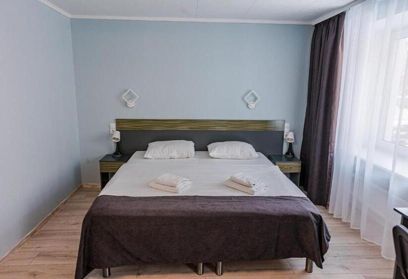 اتاق خانوادگی, Inger Hotell