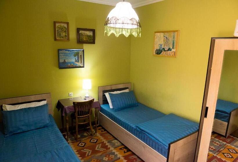 Номер Стандарт Совместная Ванная, Old Radio Hostel