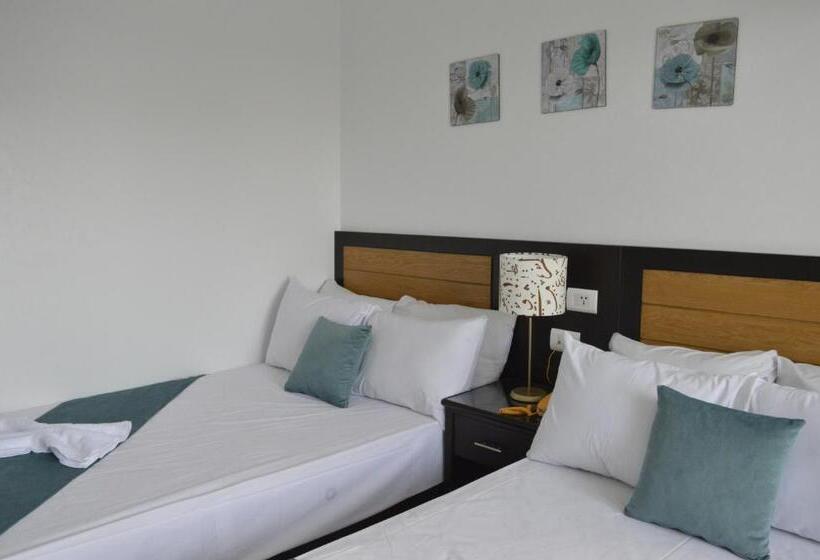 اتاق لوکس با بالکن و چشم‌انداز دریا, Nile View Inn