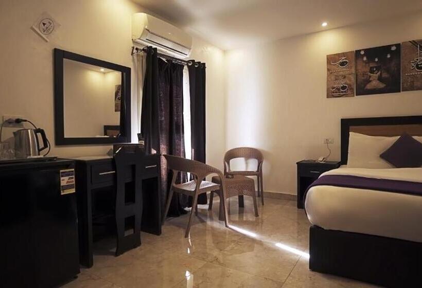 اتاق سوپریور با چشم‌انداز رودخانه, Nile View Inn