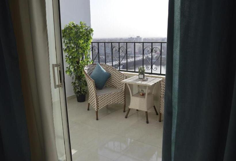 اتاق لوکس با بالکن و چشم‌انداز دریا, Nile View Inn