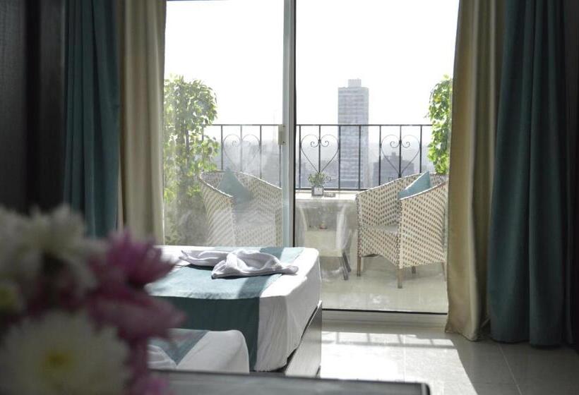 اتاق لوکس با بالکن و چشم‌انداز دریا, Nile View Inn