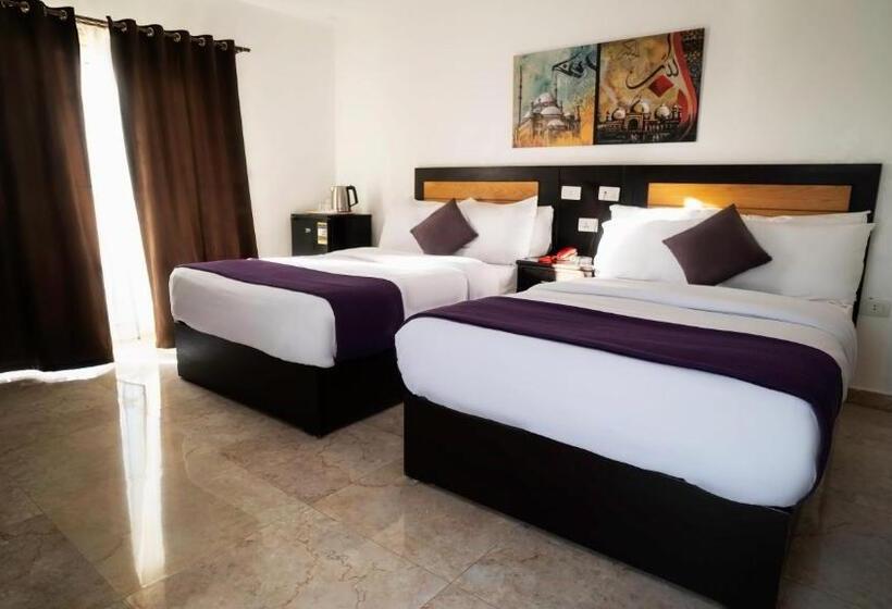 اتاق لوکس با بالکن و چشم‌انداز دریا, Nile View Inn