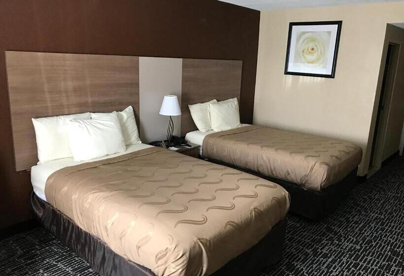 ２ダブルベッドのスタンダードルーム, Quality Inn Near Pimlico Racetrack