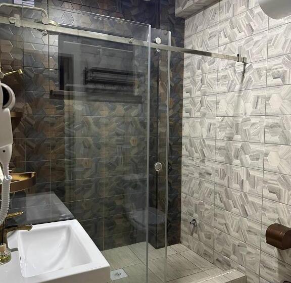 اتاق استاندارد یک نفره, Cube House Osh