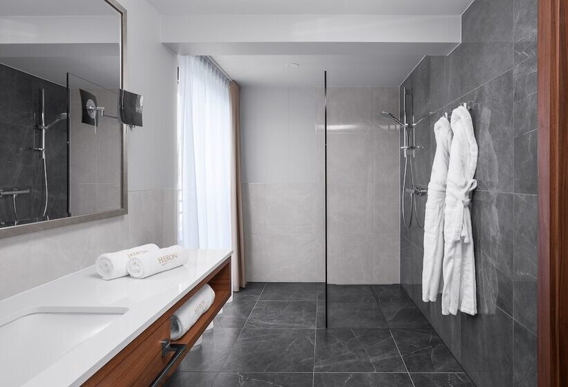 1 Bedroom Apartment Lake View, Heron Live Hotel Marina & Spa
