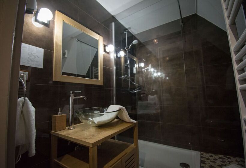 Номер Стандарт, Hôtel De La Couronne