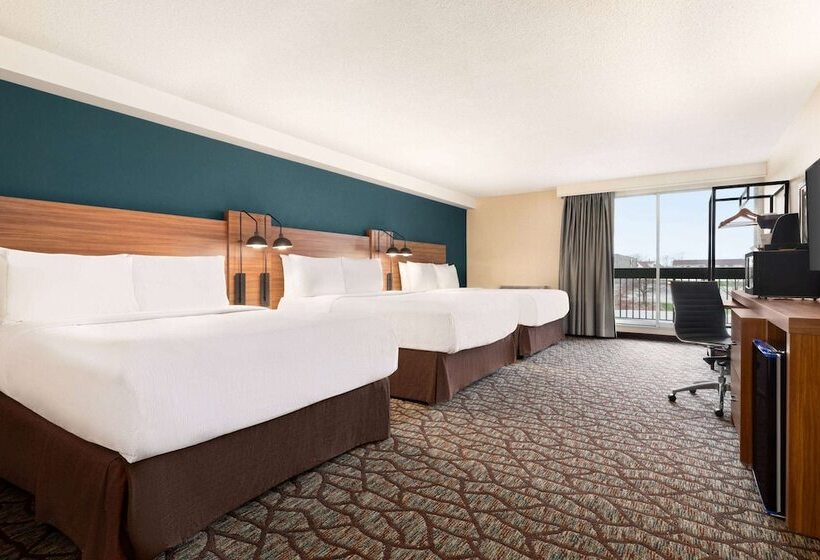 シティビューのデラックスルーム, Wyndham Garden Niagara Falls Fallsview