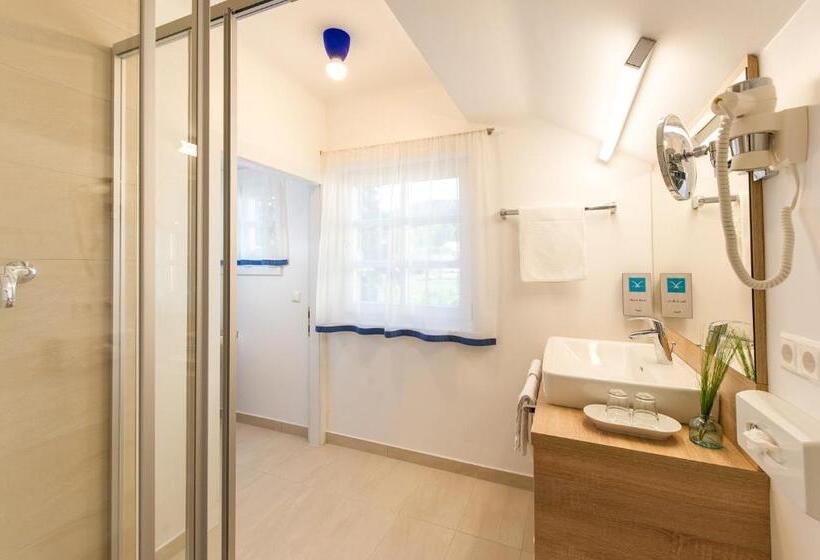 اتاق اکونومی, Lust Und Laune Hotel Am Wörthersee