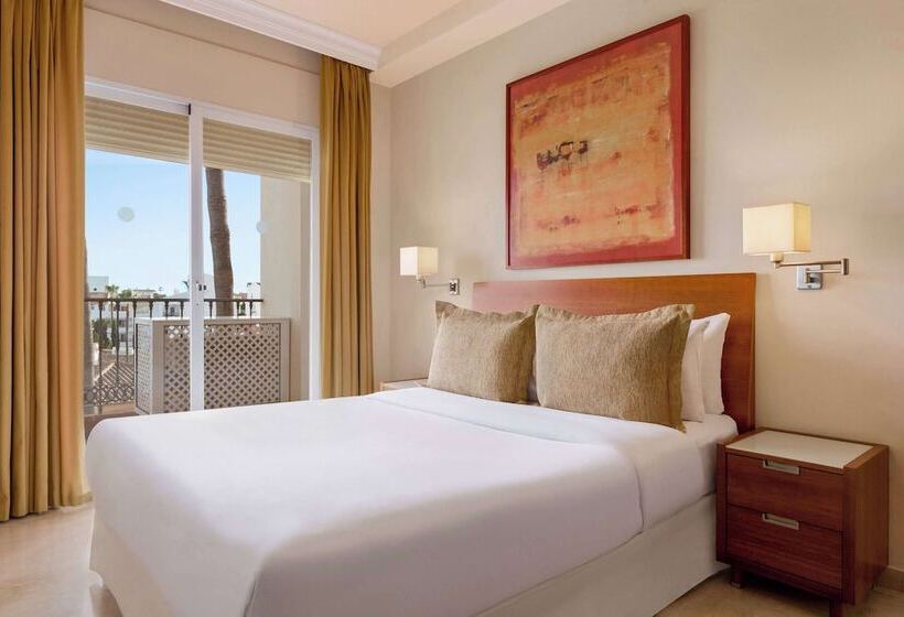 آپارتمان ممتاز دوخوابه رو به دریا, Ramada Hotel & Suites By Wyndham Costa Del Sol