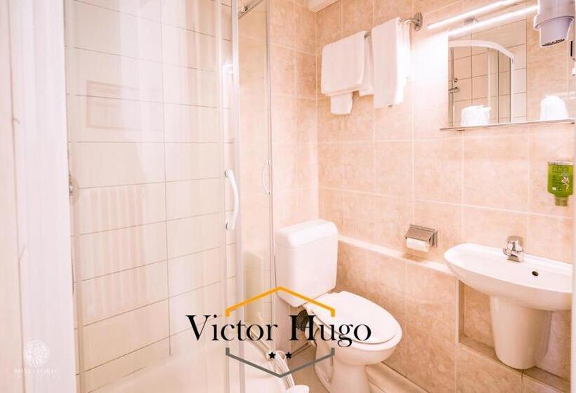 스탠다드 룸, Victor Hugo Lorient