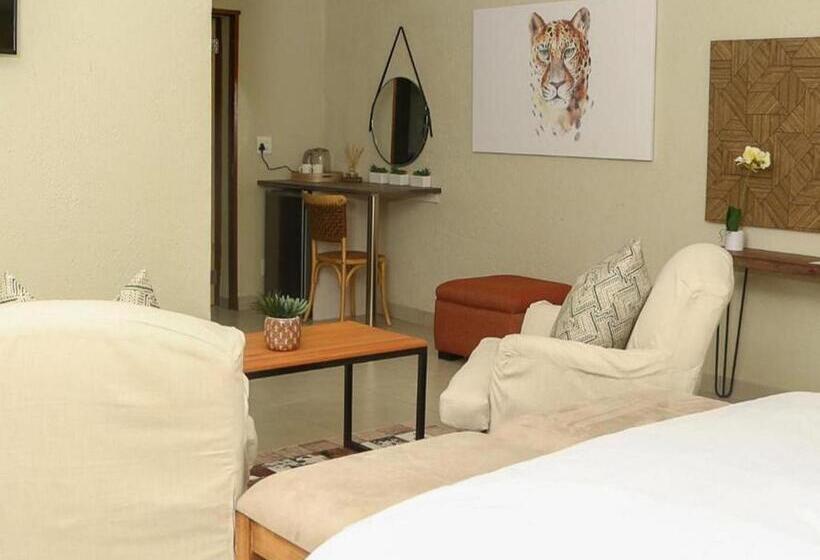 스탠다드 룸 킹사이즈 침대, Pumbaa Wildlife Park & Accommodation