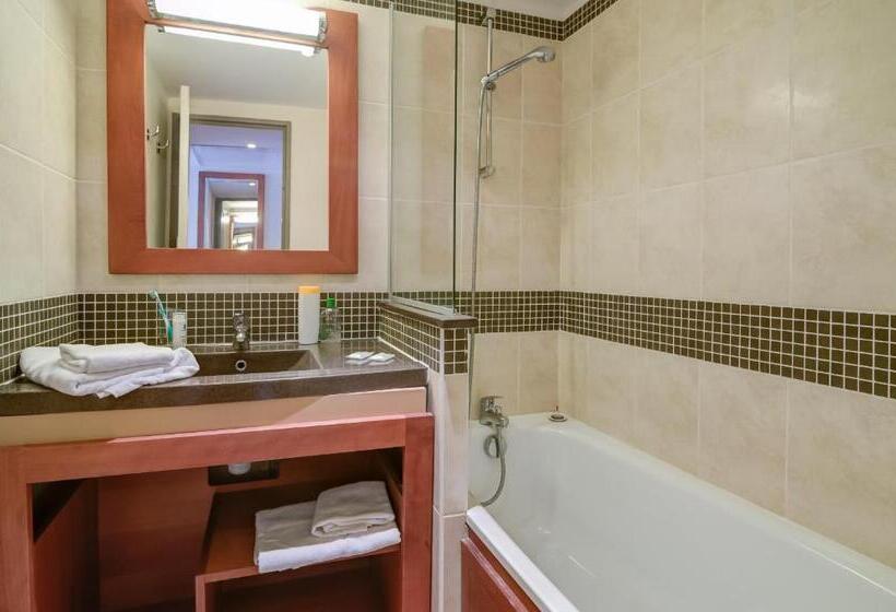 Номер Стандарт Трехместный, Sowell Hotels Ardèche