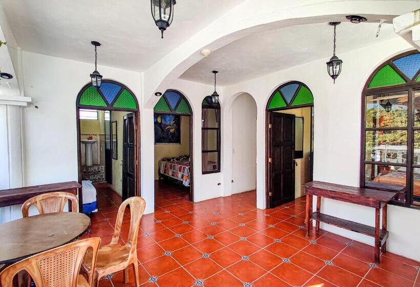 سوییت لوکس, Casa Argentina