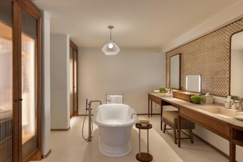 Полулюкс, Six Senses Ibiza