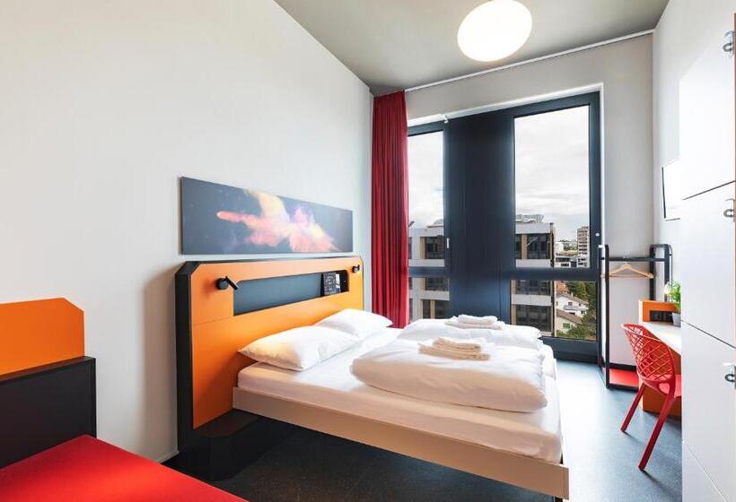 Номер Стандарт Трехместный, Meininger Hotel Genève Centre Charmilles