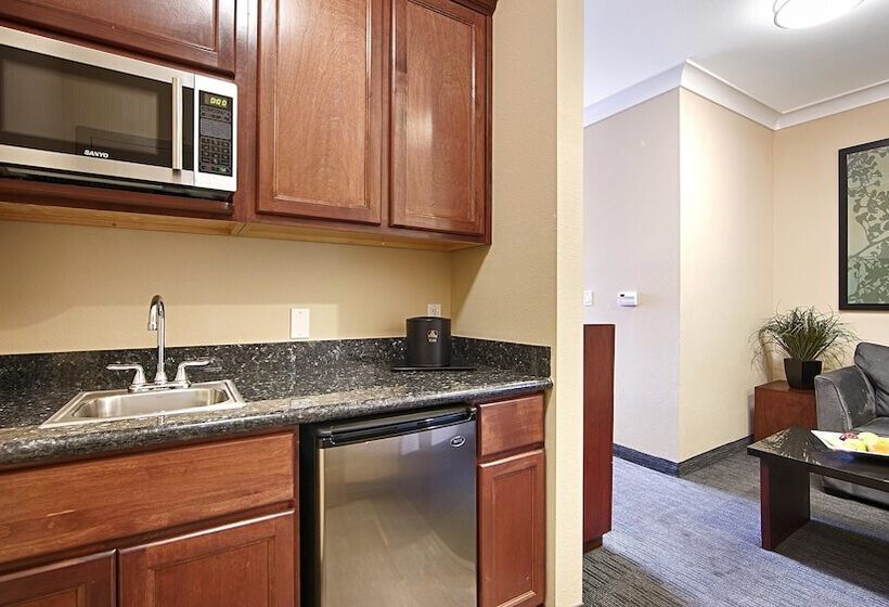 스위트, Best Western Plus Avita Suites