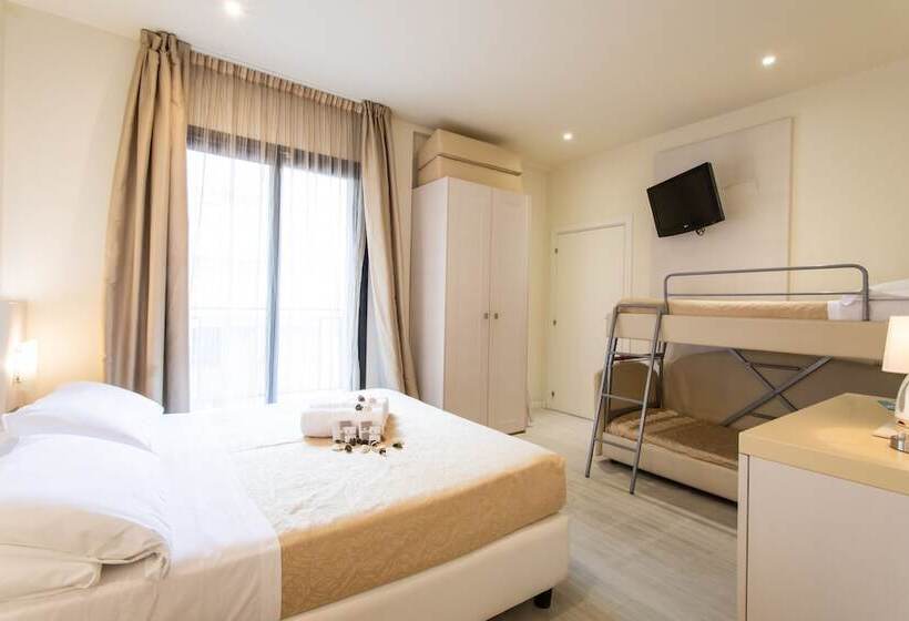 اتاق استاندارد چهار تخته, Ferretti Beach
