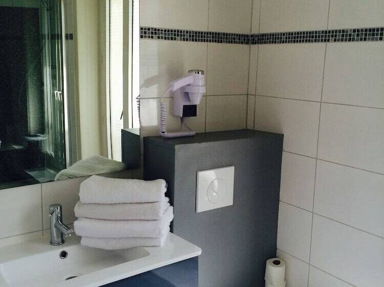 Standaard Vierpersoonskamer, Grand Hôtel Magenta