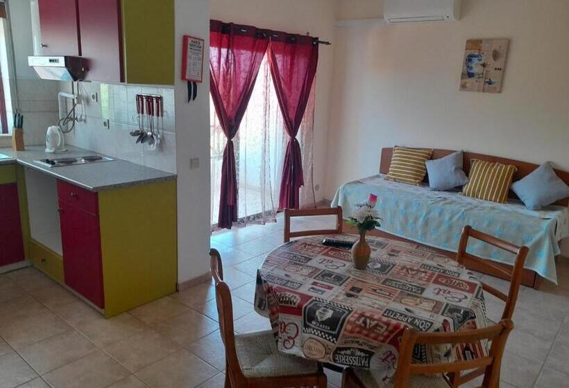 Апартаменты 1 Спальня Вид на Бассейн, Residence 1000 Roses